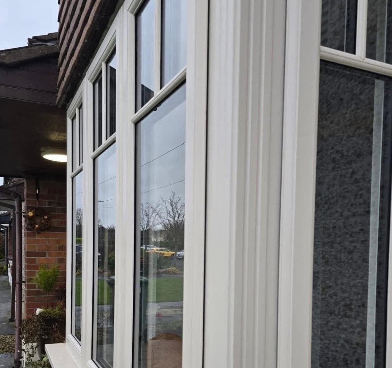 Streak-free windows after professional cleaning in Oahu Hawaii